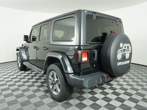 Used 2019 Jeep Wrangler Unlimited Sahara image 5