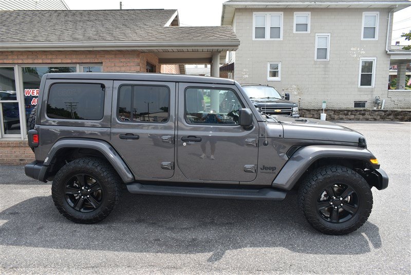 Used 2021 Jeep Wrangler Unlimited Sahara AWD/4WD image 2