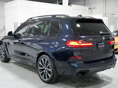 Used 2022 BMW X7 M50i w/ Dynamic Handling Package image 3