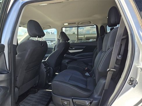 Used 2021 Subaru Ascent Premium w/ Convenience Package image 11