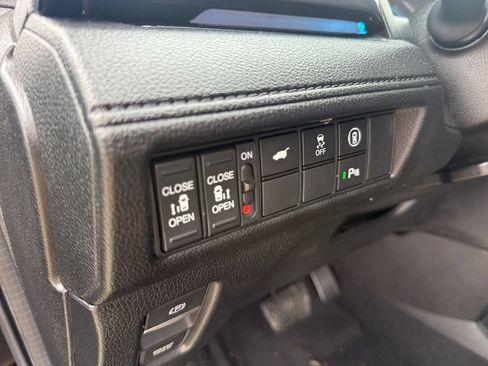 Used 2024 Honda Odyssey Elite image 17