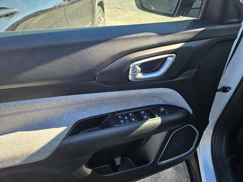 Used 2022 Jeep Compass Latitude image 8