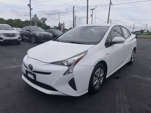 Used 2016 Toyota Prius Two FWD image 1