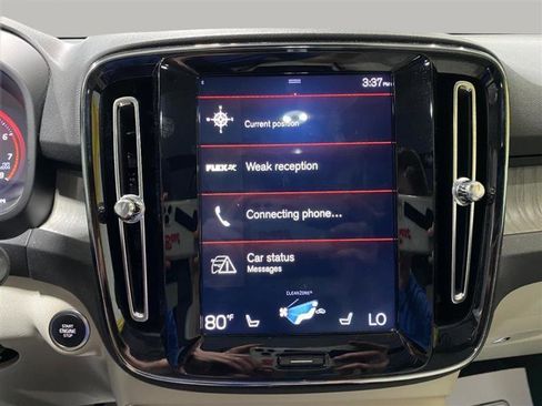 Used 2019 Volvo XC40 T4 Inscription FWD image 11