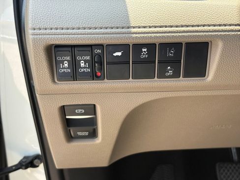 Used 2019 Honda Odyssey EX-L image 30