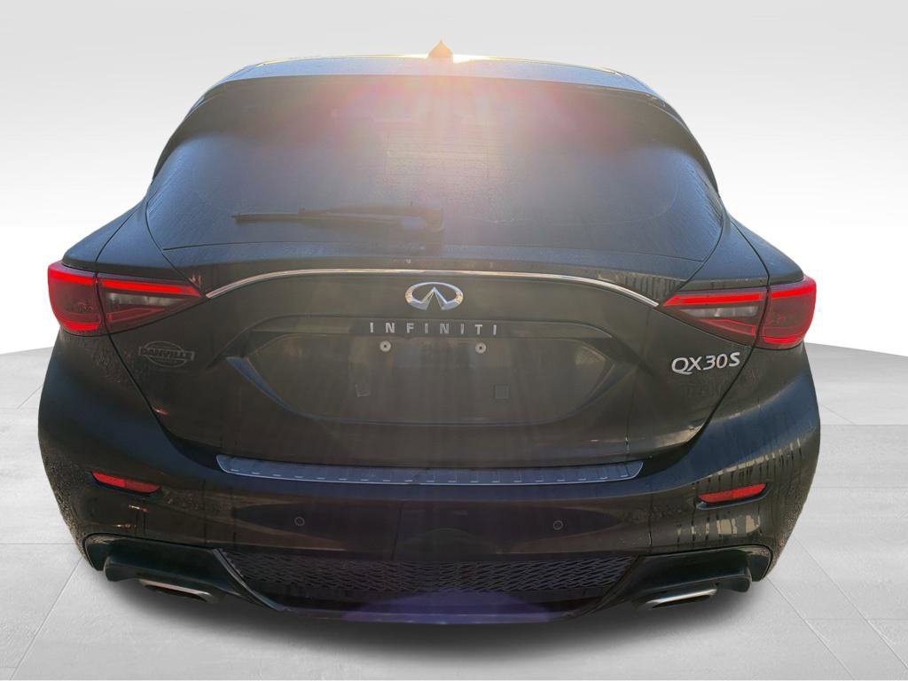 Used 2018 INFINITI QX30 Sport w/ Cargo Package FWD image 8
