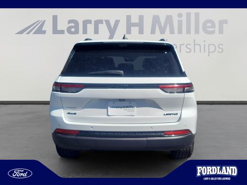 Used 2024 Jeep Grand Cherokee Limited w/ Luxury Tech Group II AWD/4WD image 4