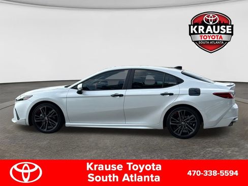 Used 2025 Toyota Camry XSE FWD image 8
