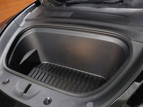 Used 2021 Tesla Model Y Long Range image 2