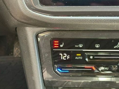 Used 2024 Volkswagen Tiguan SE AWD/4WD image 29
