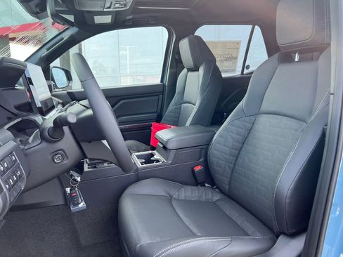 New 2026 Toyota 4Runner TRD Off-Road Premium AWD/4WD image 19