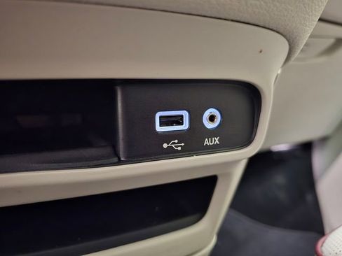 Used 2020 Chrysler Pacifica Limited image 26