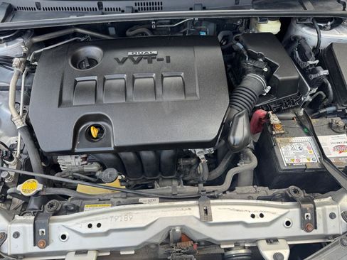 Used 2017 Toyota Corolla LE FWD image 36