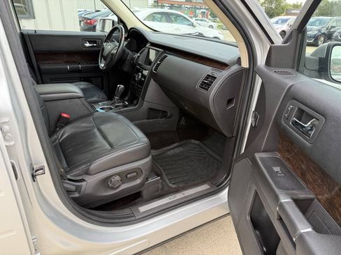 Used 2019 Ford Flex Limited AWD/4WD image 12