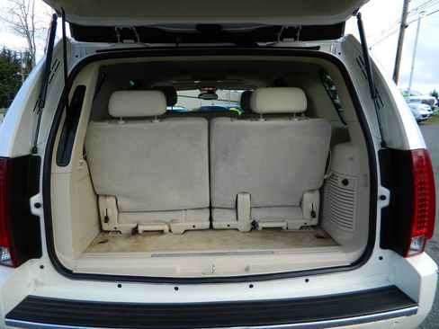 Used 2007 Cadillac Escalade AWD w/ Information Package image 10