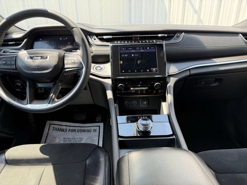 Used 2024 Jeep Grand Cherokee Altitude RWD image 18