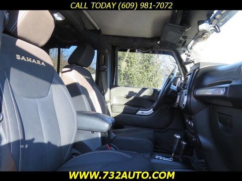 Used 2014 Jeep Wrangler Unlimited Sahara image 7