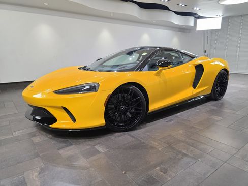 Used 2022 McLaren GT image 1