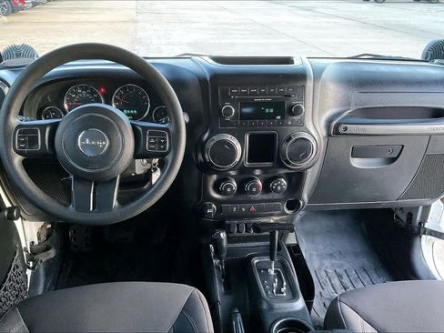 Used 2018 Jeep Wrangler Sport image 14