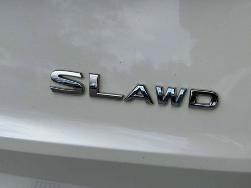 Used 2021 Nissan Rogue SL w/ Premium Package image 11