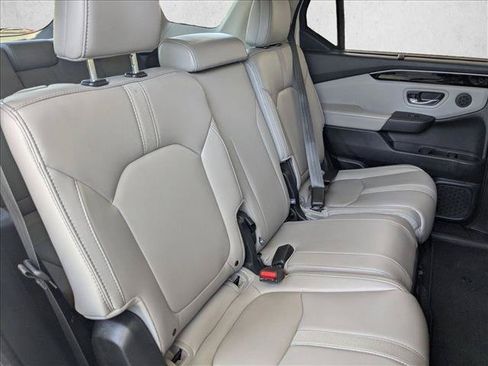 Used 2023 Honda Pilot Touring image 23