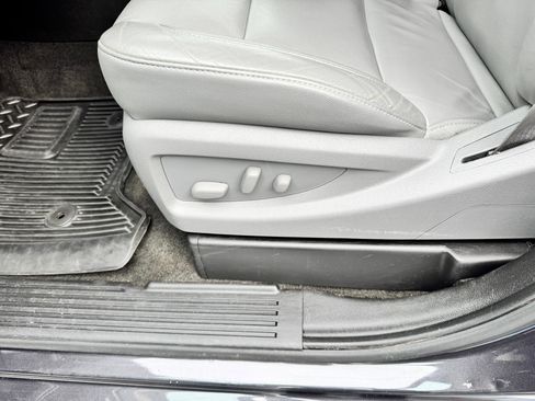 Used 2015 Chevrolet Silverado 2500 LTZ w/ LTZ Plus Package image 12