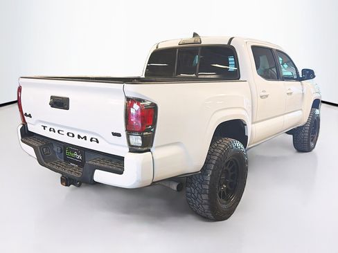 Used 2019 Toyota Tacoma SR image 9