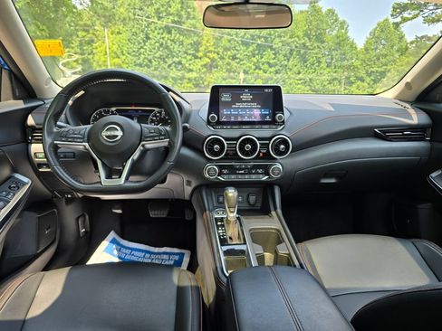 Used 2025 Nissan Sentra SR w/ SR Premium Package FWD image 4