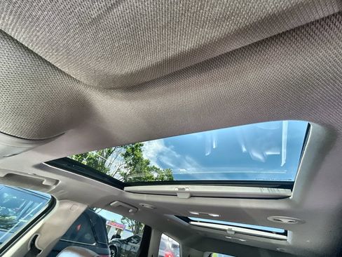 Used 2021 Buick Enclave Avenir w/ Avenir Technology Package FWD image 19