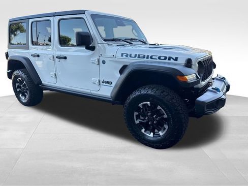 Used 2025 Jeep Wrangler Unlimited Rubicon 4xe w/ Safety Group AWD/4WD image 7
