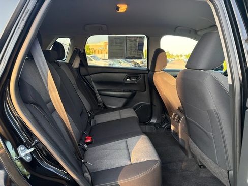 Used 2024 Nissan Rogue SV AWD/4WD image 15