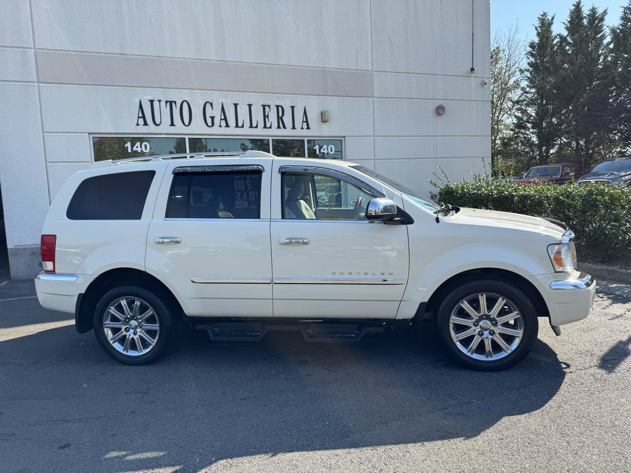 Used 2009 Chrysler Aspen Limited AWD/4WD image 9