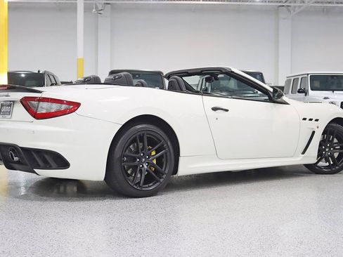 Used 2015 Maserati GranTurismo MC image 11