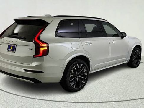 New 2026 Volvo XC90 T8 Ultra w/ Protection Package AWD/4WD image 7