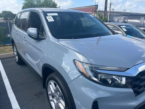Used 2024 Honda Passport EX-L image 3