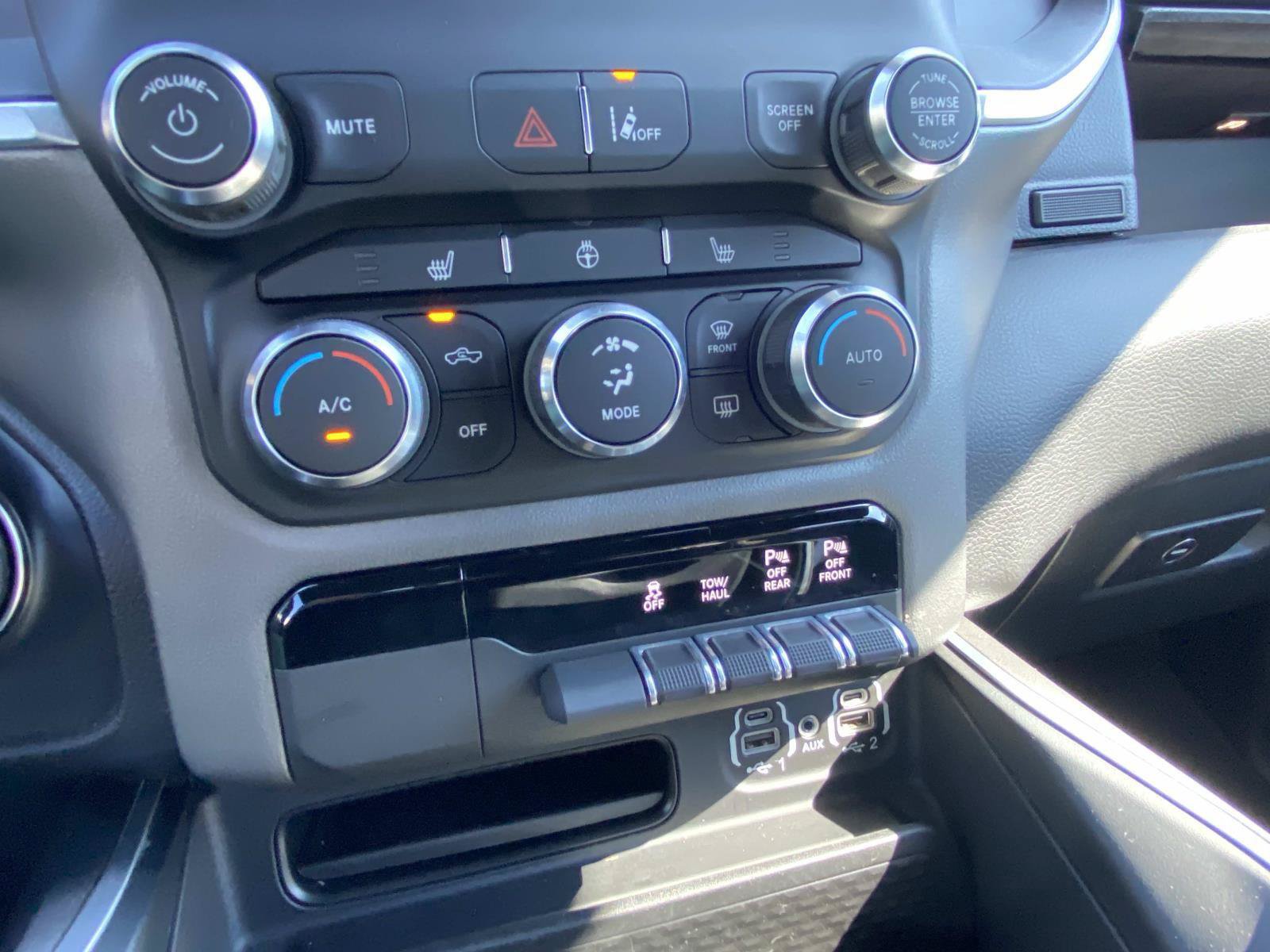 Used 2022 RAM 1500 Big Horn RWD image 30