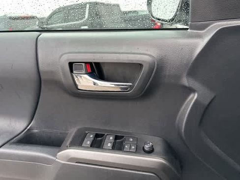 Used 2023 Toyota Tacoma TRD Off-Road image 11