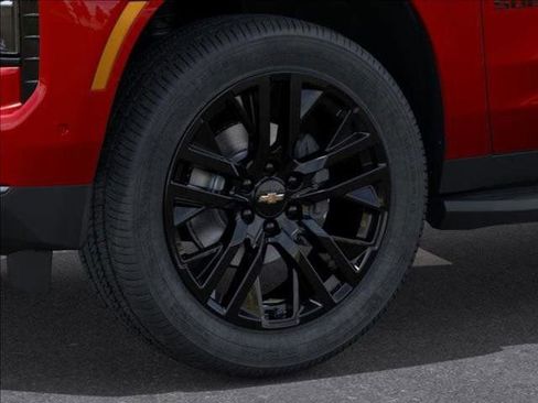 New 2026 Chevrolet Suburban Premier AWD/4WD image 11