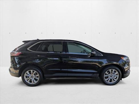 Used 2024 Ford Edge Titanium image 4