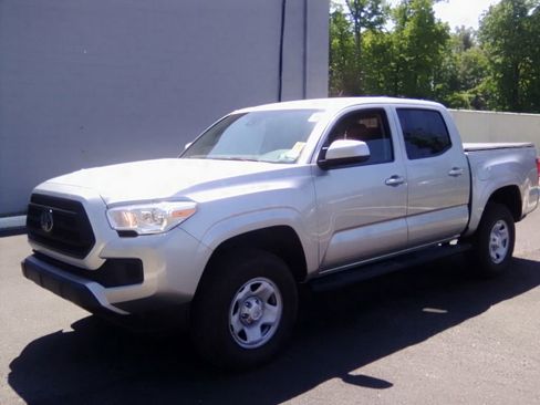 Used 2023 Toyota Tacoma SR AWD/4WD image 13