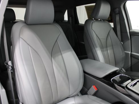 Used 2022 Lincoln Nautilus Reserve AWD/4WD image 30