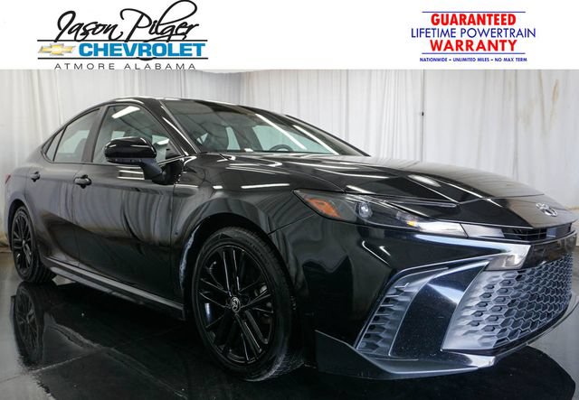 Used 2025 Toyota Camry SE FWD image 1