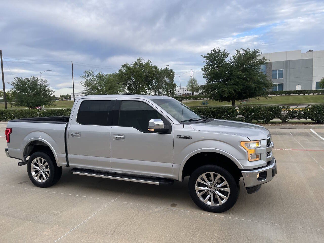 Used 2015 Ford F150 Lariat w/ Equipment Group 502A Luxury RWD image 15
