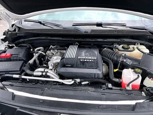 Used 2023 Chevrolet Suburban LT w/ LT Signature Plus Package RWD image 11