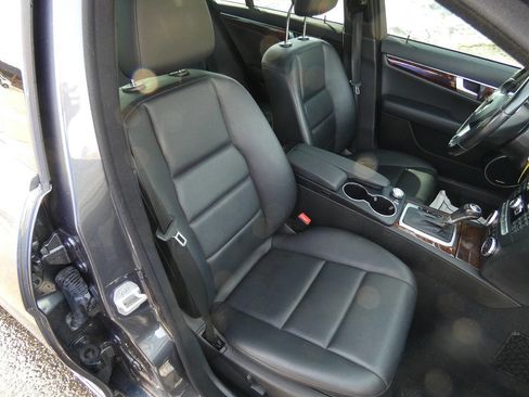 Used 2013 Mercedes-Benz C 300 4MATIC Sedan image 22