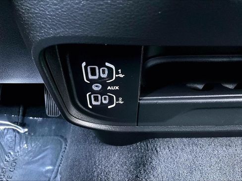 Certified 2025 RAM 2500 Big Horn AWD/4WD image 12