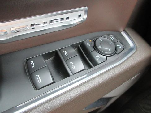Certified 2024 GMC Sierra 1500 Denali AWD/4WD image 29