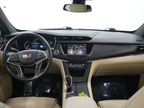 Used 2019 Cadillac XT5 Luxury AWD/4WD image 16