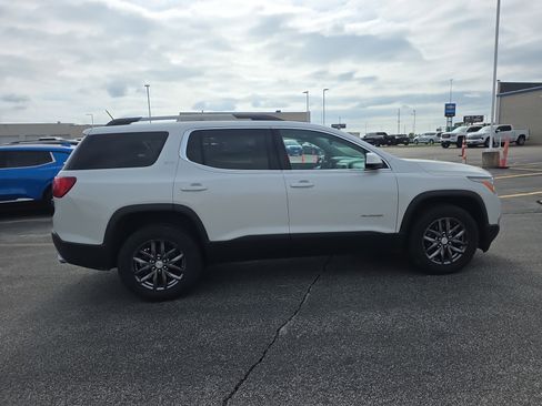 Used 2017 GMC Acadia SLT image 2