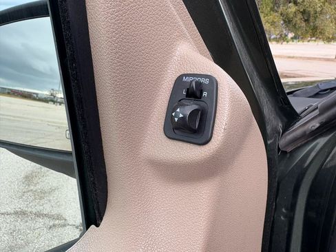 Used 2003 Ford Expedition XLT RWD image 46